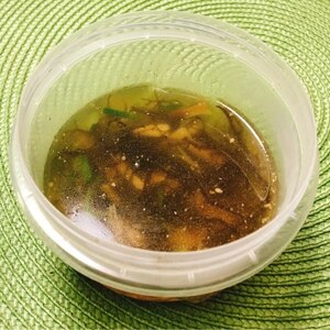ピリ辛味つき鶏肉☆ねぎ☆もずくの中華スープ